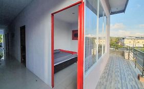 Sky Residence Tomohon Mitra Reddoorz